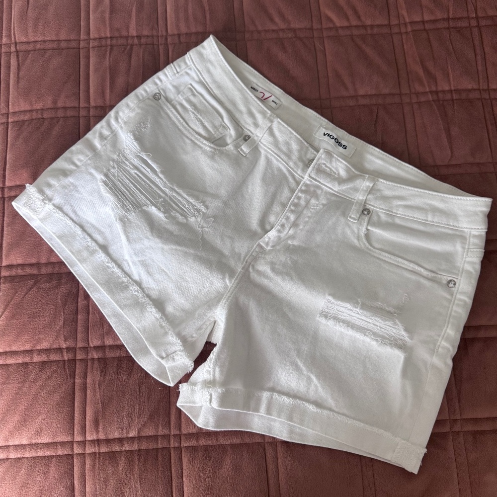 Vigoss GUC distressed white shorts